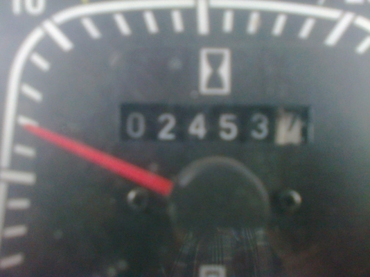 ขายรถไถFORD  NEWHOLLAND รุ่นTS90รถ2500ช.ม กรองใหญ่สนใจ0810076640