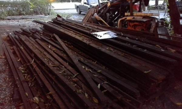 ขายไม้เก่า ไม้ยางรุ่นเก่า สวยๆ หน้า 6,3 ขายยกกอง 60000 บาท