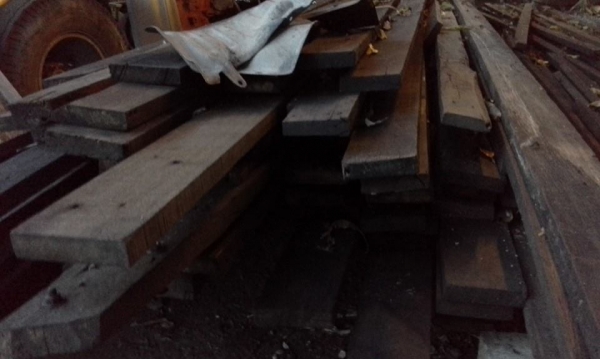 ขายไม้เก่า ไม้ยางรุ่นเก่า สวยๆ หน้า 6,3 ขายยกกอง 60000 บาท ขายไม้เก่า ไม้ยางรุ่นเก่า สวยๆ หน้า 6,3 ขายยกกอง 60000 บาท