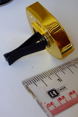 น้ำหอมเสียบช่องแอร์ ดีไซน์เป็นโลโก้รถ งานโลหะ