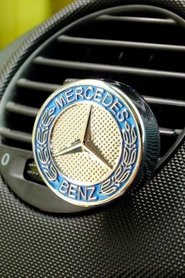 น้ำหอมเสียบช่องแอร์ ดีไซน์เป็นโลโก้รถ งานโลหะ