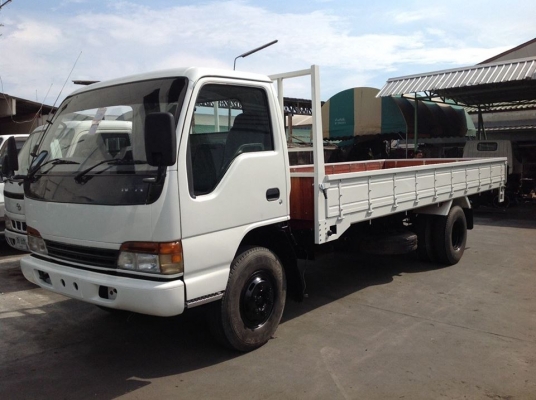 รถบรรทุก 6 ล้อใหญ่ isuzu ขายถูก ปิดโกดังค่ะ