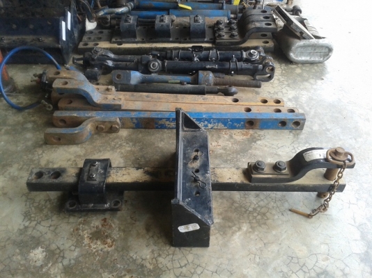 ขาย ชุดคานลากท้ายรถไถฟอร์ด แบบแท้ติดรถเก่านอกสภาพใหม่สวยมาก มีหลายชุด  ชุดละ 4,500