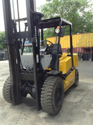 +++ ขายโฟล์คลิฟท์ YALE FD40  ขนาด 4  ตัน  เครื่องยนต์ดีเซล  เสา 3 เมตร  เกียร์ออโตเมติค  งา 1,070  มม.  ยางตัน  *** รถพร้อมใช้ สภาพดีครับ ***