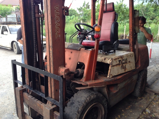 ขายรถฟอร์คลิฟค์ โตโยต้า 3 ตัน เครื่องดีเซล เกียร์ธรรมดา เสาสูง 3 เมตร ขายรถฟอร์คลิฟค์ โตโยต้า 3 ตัน เครื่องดีเซล เกียร์ธรรมดา เสาสูง 3 เมตร