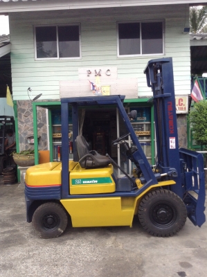 +++ ขายโฟล์คลิฟท์  KOMATSU  FD25-11  ขนาด  2.5  ตัน  เครื่องยนต์ดีเซล   เสา  4  เมตร  ฮิ้งค์โฟล์ค  เกียร์ธรรมดา  งา 1,070  มม.  ยางตัน ครับ *** รถพร้อมใช้ ครับ ***