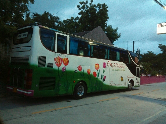 ขายรถบัสแอร์ 6 ล้อ 12 เมตรชั้นครึ่งมีห้องล่าง