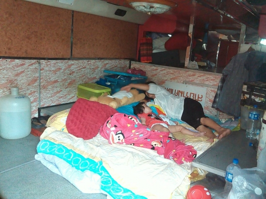 ขายรถบัสแอร์ 6 ล้อ 12 เมตรชั้นครึ่งมีห้องล่าง