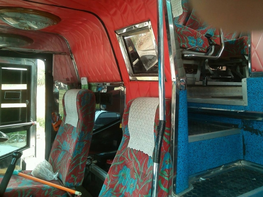 ขายรถบัสแอร์ 6 ล้อ 12 เมตรชั้นครึ่งมีห้องล่าง