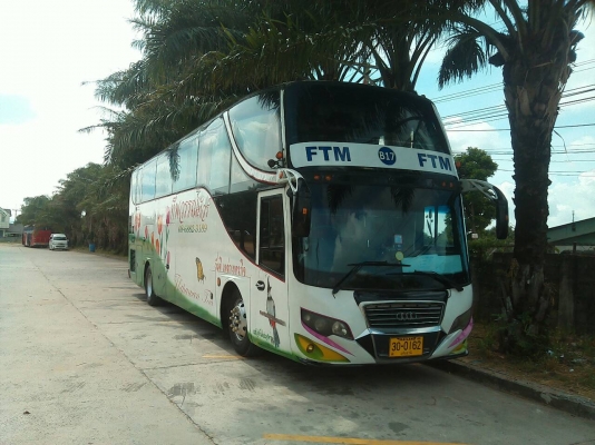 ขายรถบัสแอร์ 6 ล้อ 12 เมตรชั้นครึ่งมีห้องล่าง