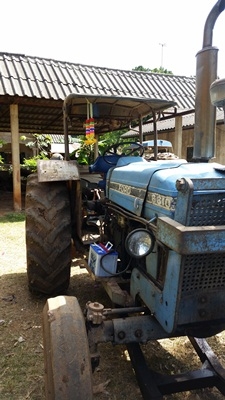 ขายรถไถฟอร์ด 6600 เสื้อลาย