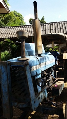 ขายรถไถฟอร์ด 6600 เสื้อลาย