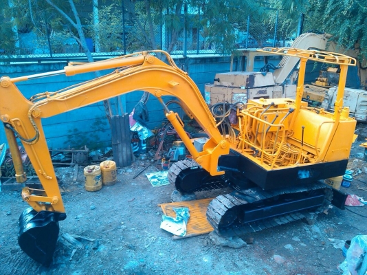 ขาย - รถขุด MITSUBISHI ขนาด PC 30 เครื่อง 3 สูบ มีลายหัวเจาะ หัวกระแทก หัว breaker ทำสีให้ พร้อมใช้งานครับ