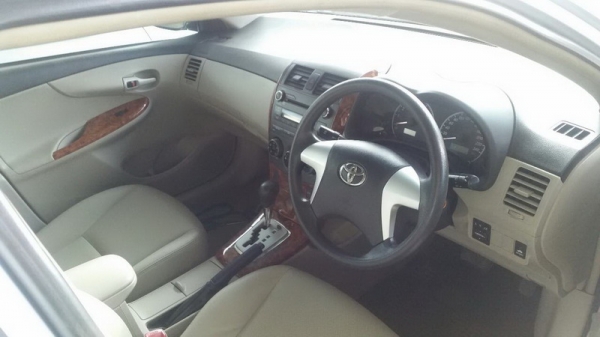 ฟรีดาวน์ ฟรีค่าใช้จ่าย จัดไฟแนนได้ TOYOTA COROLLA ALTIS 1.6 G ปี 2011 ตัว TOP รถสวย ARIBAG คู่หน้า เบรคระบบ ABS ล้อ MAX มีสปอรตไลท์ เบาะหนัง สภาพดี กระจกไฟฟ้า ปรับข้างไฟฟ้า เครื่องเดิมๆวิ่งดีมาก ช่วงล่างแน่น ภายในลายไม้สภาพสวย สีสวย รถพร้มใช้งาน