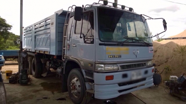 ขายรถบรรทุกสิบล้อดัมพ์ HINO 3M เครื่อง 240 แรง FM3MNLD กระบะดัมพ์สามมิตร มีระบบลากพ่วง ทะเบียนพร้อ