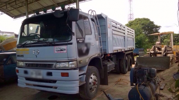 ขายรถบรรทุกสิบล้อดัมพ์ HINO 3M เครื่อง 240 แรง FM3MNLD กระบะดัมพ์สามมิตร มีระบบลากพ่วง ทะเบียนพร้อ