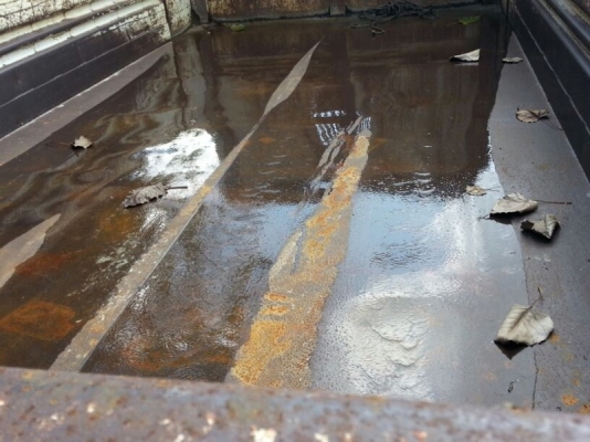 รถอีซูซุ  6  ล้อดั้ม NQR  150 แรงม้า. ปี 50  สนใจติดต่อ 081 - 6079515