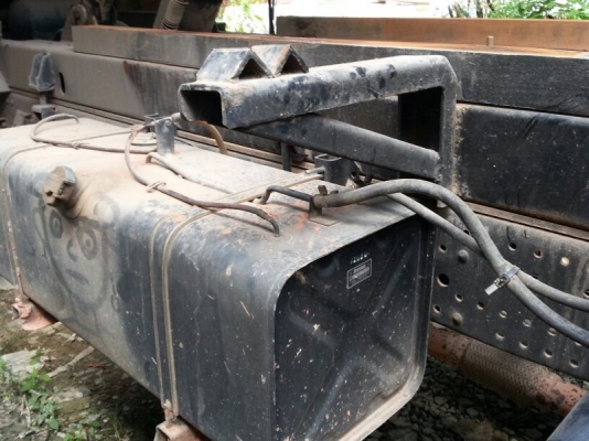 รถอีซูซุ  6  ล้อดั้ม NQR  150 แรงม้า. ปี 50  สนใจติดต่อ 081 - 6079515