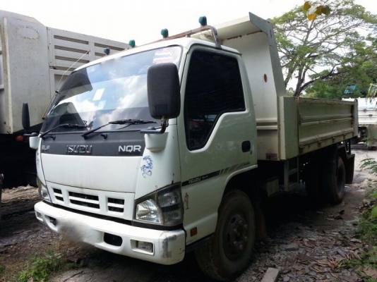 รถอีซูซุ  6  ล้อดั้ม NQR  150 แรงม้า. ปี 50  สนใจติดต่อ 081 - 6079515