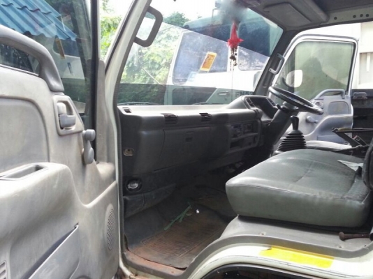 รถอีซูซุ  6  ล้อดั้ม NQR  150 แรงม้า. ปี 50  สนใจติดต่อ 081 - 6079515