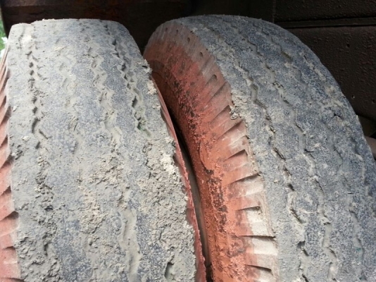 รถอีซูซุ  6  ล้อดั้ม NQR  150 แรงม้า. ปี 50  สนใจติดต่อ 081 - 6079515