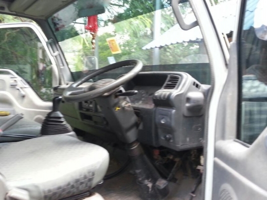 รถอีซูซุ  6  ล้อดั้ม NQR  150 แรงม้า. ปี 50  สนใจติดต่อ 081 - 6079515