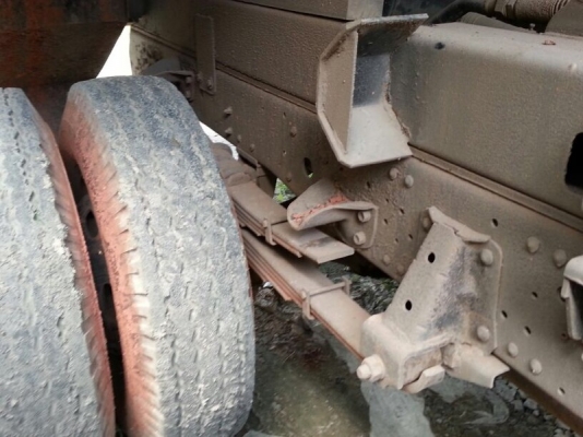 รถอีซูซุ  6  ล้อดั้ม NQR  150 แรงม้า. ปี 50  สนใจติดต่อ 081 - 6079515