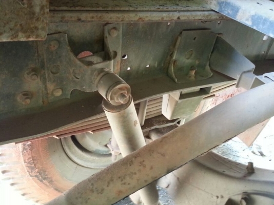 รถอีซูซุ  6  ล้อดั้ม NQR  150 แรงม้า. ปี 50  สนใจติดต่อ 081 - 6079515