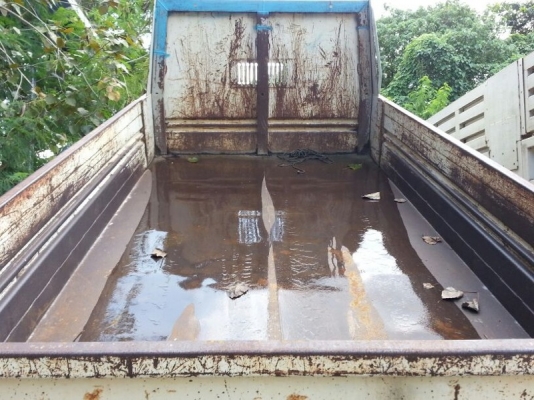 รถอีซูซุ  6  ล้อดั้ม NQR  150 แรงม้า. ปี 50  สนใจติดต่อ 081 - 6079515