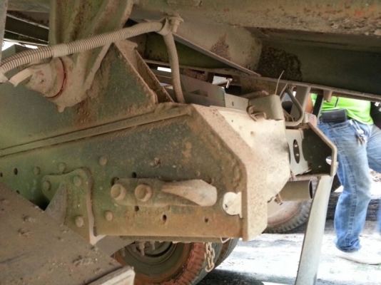 รถอีซูซุ  6  ล้อดั้ม NQR  150 แรงม้า. ปี 50  สนใจติดต่อ 081 - 6079515