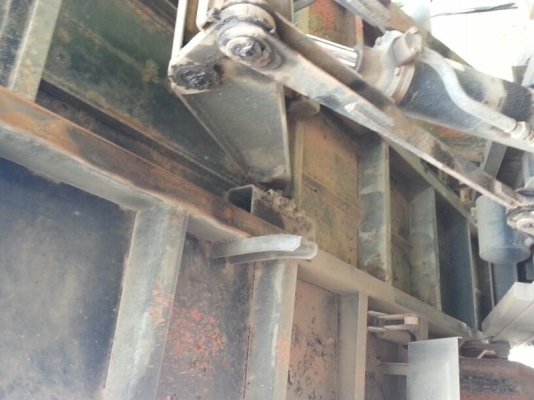 รถอีซูซุ  6  ล้อดั้ม NQR  150 แรงม้า. ปี 50  สนใจติดต่อ 081 - 6079515