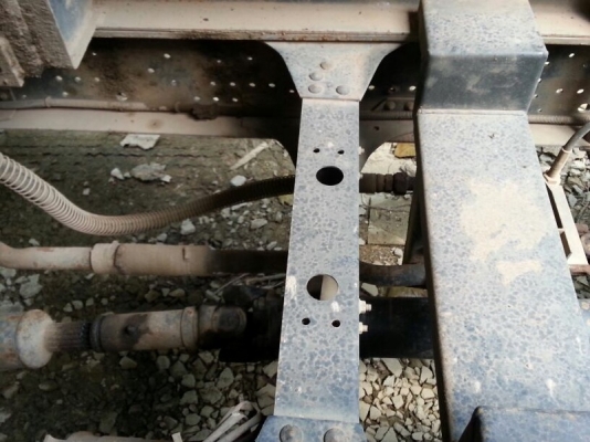 รถอีซูซุ  6  ล้อดั้ม NQR  150 แรงม้า. ปี 50  สนใจติดต่อ 081 - 6079515