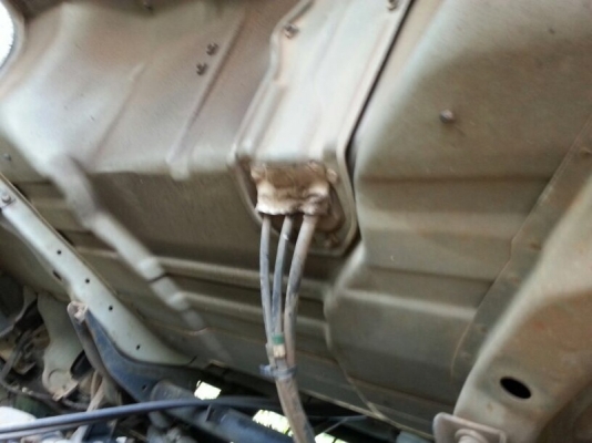 รถอีซูซุ  6  ล้อดั้ม NQR  150 แรงม้า. ปี 50  สนใจติดต่อ 081 - 6079515