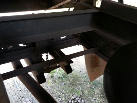 รถอีซูซุ  6  ล้อดั้ม NQR  150 แรงม้า. ปี 50  สนใจติดต่อ 081 - 6079515