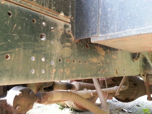 รถอีซูซุ  6  ล้อดั้ม NQR  150 แรงม้า. ปี 50  สนใจติดต่อ 081 - 6079515