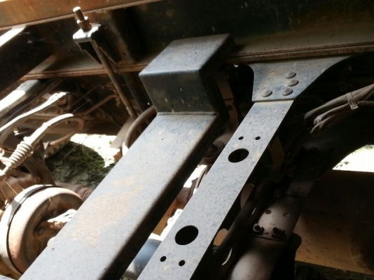 รถอีซูซุ  6  ล้อดั้ม NQR  150 แรงม้า. ปี 50  สนใจติดต่อ 081 - 6079515