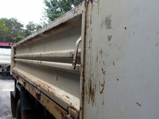 รถอีซูซุ  6  ล้อดั้ม NQR  150 แรงม้า. ปี 50  สนใจติดต่อ 081 - 6079515