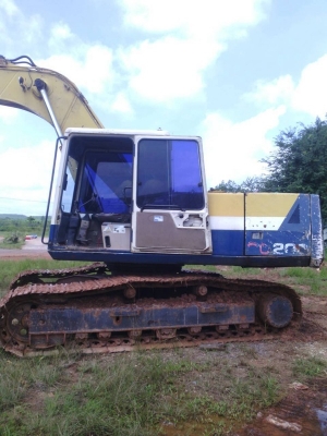 รถแบคโฮ KOMATSU  /  PC 200 - 5  สนใจติดต่อ 081 - 6079515