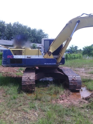 รถแบคโฮ KOMATSU  /  PC 200 - 5  สนใจติดต่อ 081 - 6079515