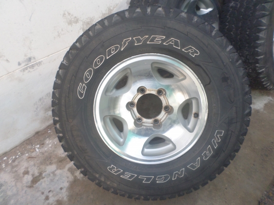ขายล้อแมกซ์ อินฟินีตี้  ออฟโรด พร้อมยาง GOODYEAR ขอบ 15 สวยๆ ถูกๆ