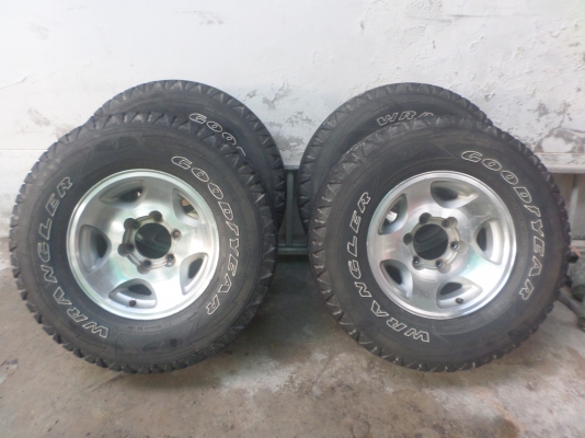 ขายล้อแมกซ์ อินฟินีตี้  ออฟโรด พร้อมยาง GOODYEAR ขอบ 15 สวยๆ ถูกๆ