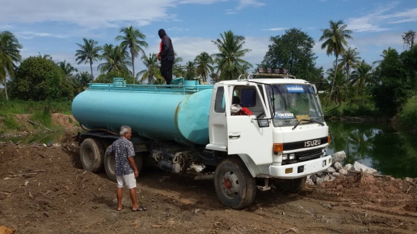ขายรถบรรทุก 10 ล้อน้ำ ISUZU ROCKY 195 แรงม้า เกียร์ฟูลเลอร์ เบรคทิฟฟี่ พวงมาลัยเพาเวอร์ มีที่ดูดจ่ายน้ำในตัว ปั๊มใหม่ 2 เพลา ราคา 750000
