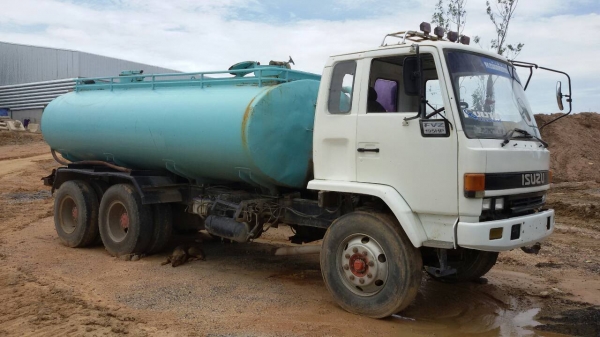 ขายรถบรรทุก 10 ล้อน้ำ ISUZU ROCKY 195 แรงม้า เกียร์ฟูลเลอร์ เบรคทิฟฟี่ พวงมาลัยเพาเวอร์ มีที่ดูดจ่ายน้ำในตัว ปั๊มใหม่ 2 เพลา ราคา 750000
