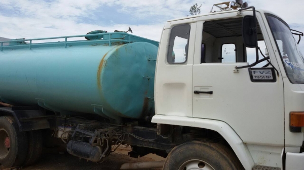 ขายรถบรรทุก 10 ล้อน้ำ ISUZU ROCKY 195 แรงม้า เกียร์ฟูลเลอร์ เบรคทิฟฟี่ พวงมาลัยเพาเวอร์ มีที่ดูดจ่ายน้ำในตัว ปั๊มใหม่ 2 เพลา ราคา 750000