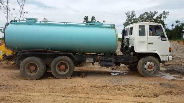 ขายรถบรรทุก 10 ล้อน้ำ ISUZU ROCKY 195 แรงม้า เกียร์ฟูลเลอร์ เบรคทิฟฟี่ พวงมาลัยเพาเวอร์ มีที่ดูดจ่ายน้ำในตัว ปั๊มใหม่ 2 เพลา ราคา 750000
