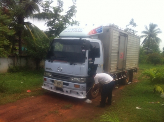 ขายด่วนรถ6ล้อFB4Jเครือง145แรงปี42รถตู้แห้ง4บานยาว5เมตร