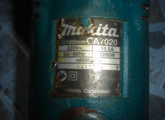 ขายเครื่องเจียร์ไฟฟ้า 7 นิ้ว 2200 วัตต์ Makita รุ่น GA7020