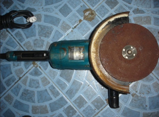 ขายเครื่องเจียร์ไฟฟ้า 7 นิ้ว 2200 วัตต์ Makita รุ่น GA7020