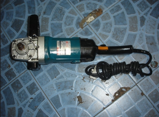 ขายเครื่องขัดสีไฟฟ้า มากีต้า Makita รุ่น 9227C