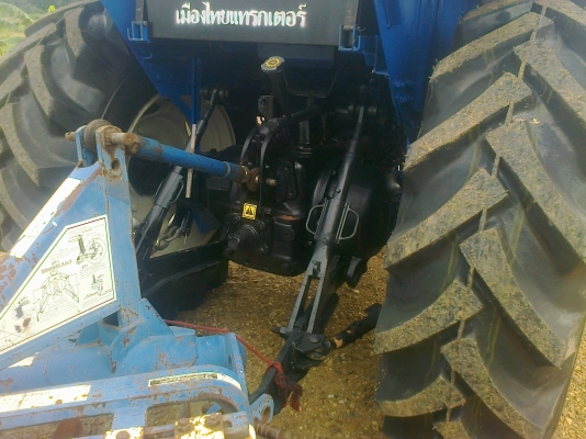 ขาย รถไถFORD NEWHOLLAND  รุ่นTS 90  กรองใหญ่ ใช้งาน2500ช.ม พร้อม ทะเบียน  สนใจ0810076640